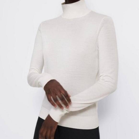 Theory Ivory Turtleneck Sweater Size L - Picture 4 of 5